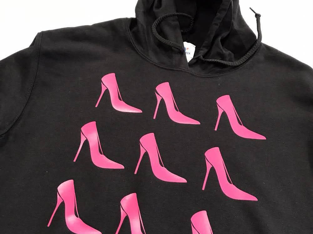 sudadera tacones